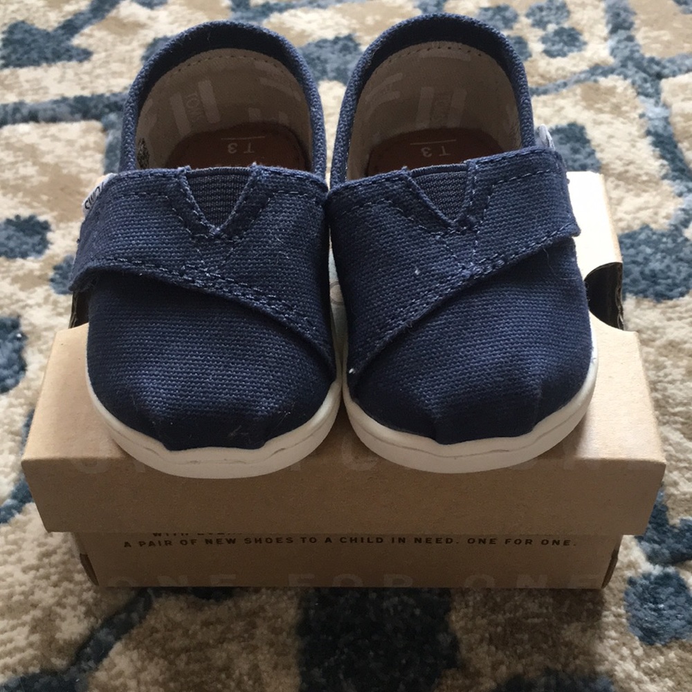 TOMS canvas shoes Navy SOLD